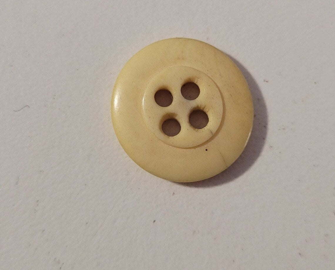 Vintage Buttons | White Tan | Fashion | Cute 4 Hole | New Old Stock | Sewing Supplies | Crafting | 3/4" |